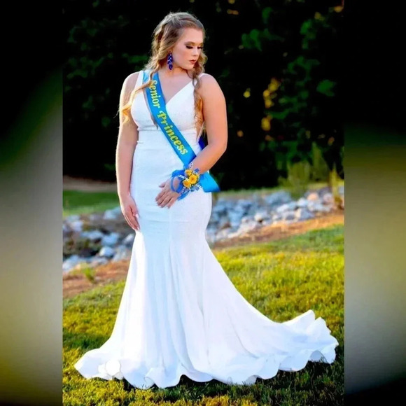 SHERRI HILL Designer Prom/Wedding/Pageant/Homecoming Elegant White Dress/Gown - Picture 2 of 9